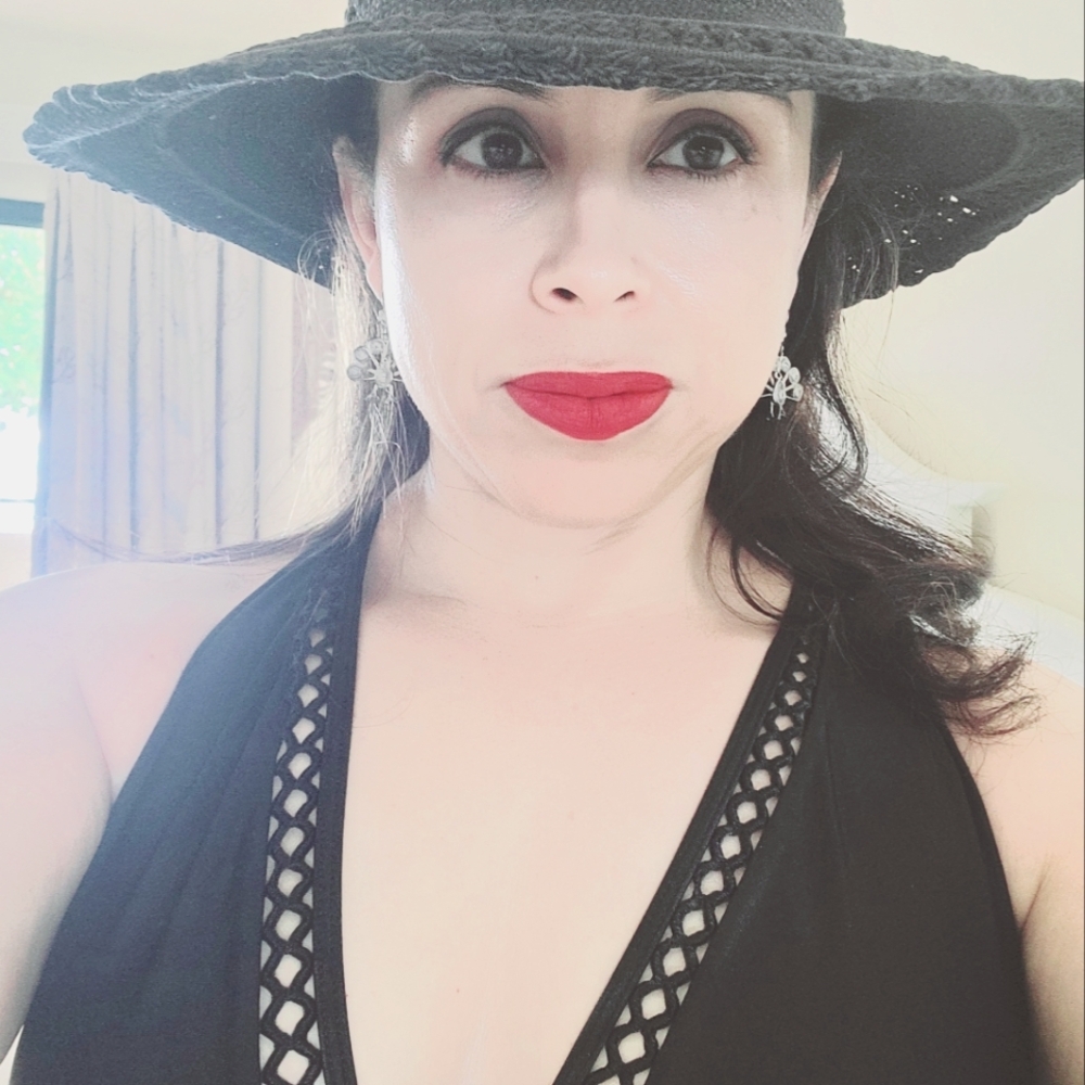 Meet your Posher, Raquel